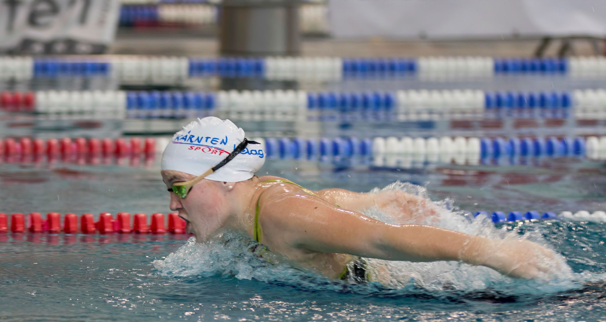 Schwimmwettkampf im Schmetterlingstil